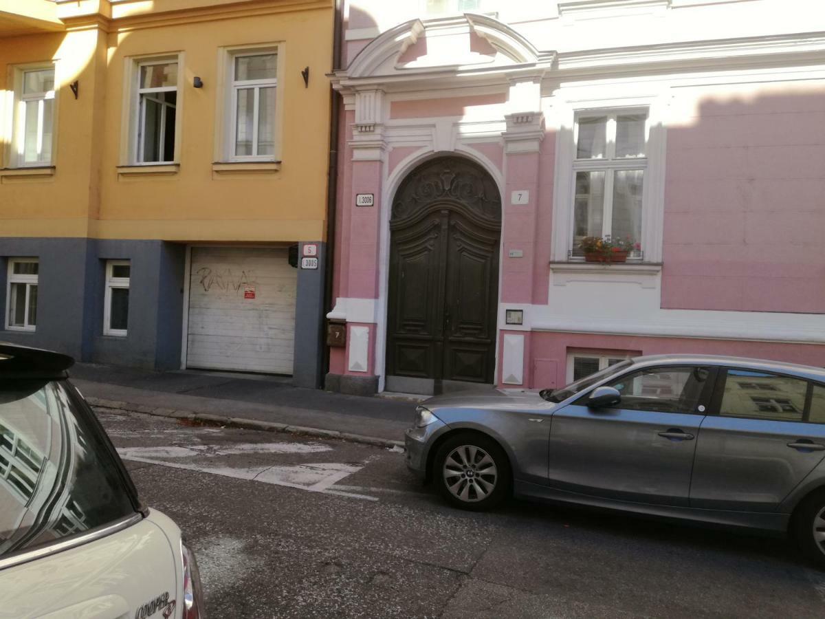 Studio12 Bratislava Buitenkant foto
